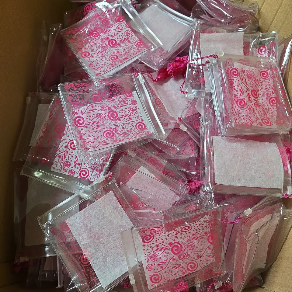 BOX OF APPROX 100 SMALL COSMETIC BAGS IN CLEAR/PINK TASSLE