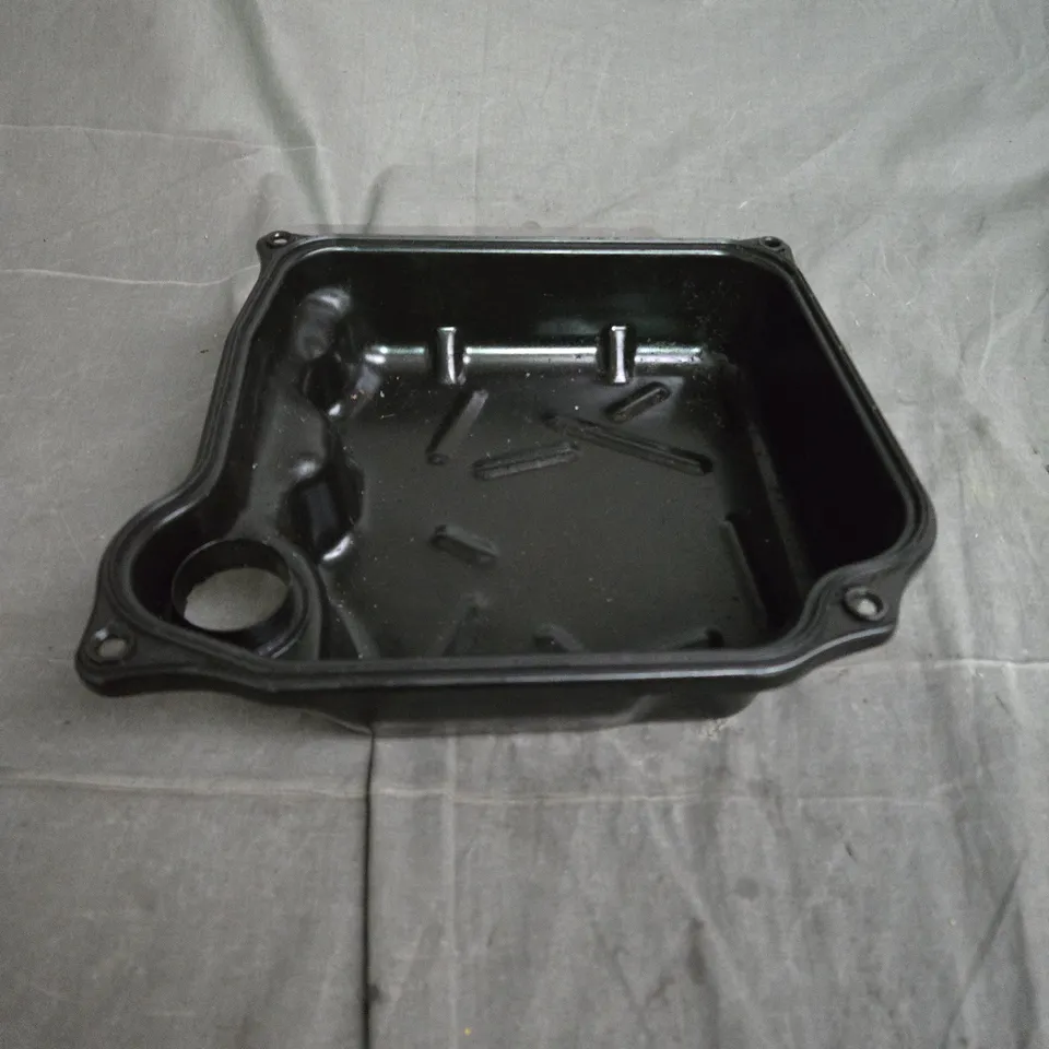 UNBRANDED OIL PAN 