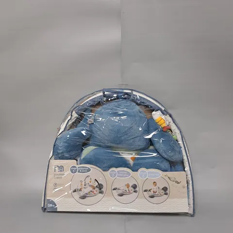 PLAYMAT AND ARC