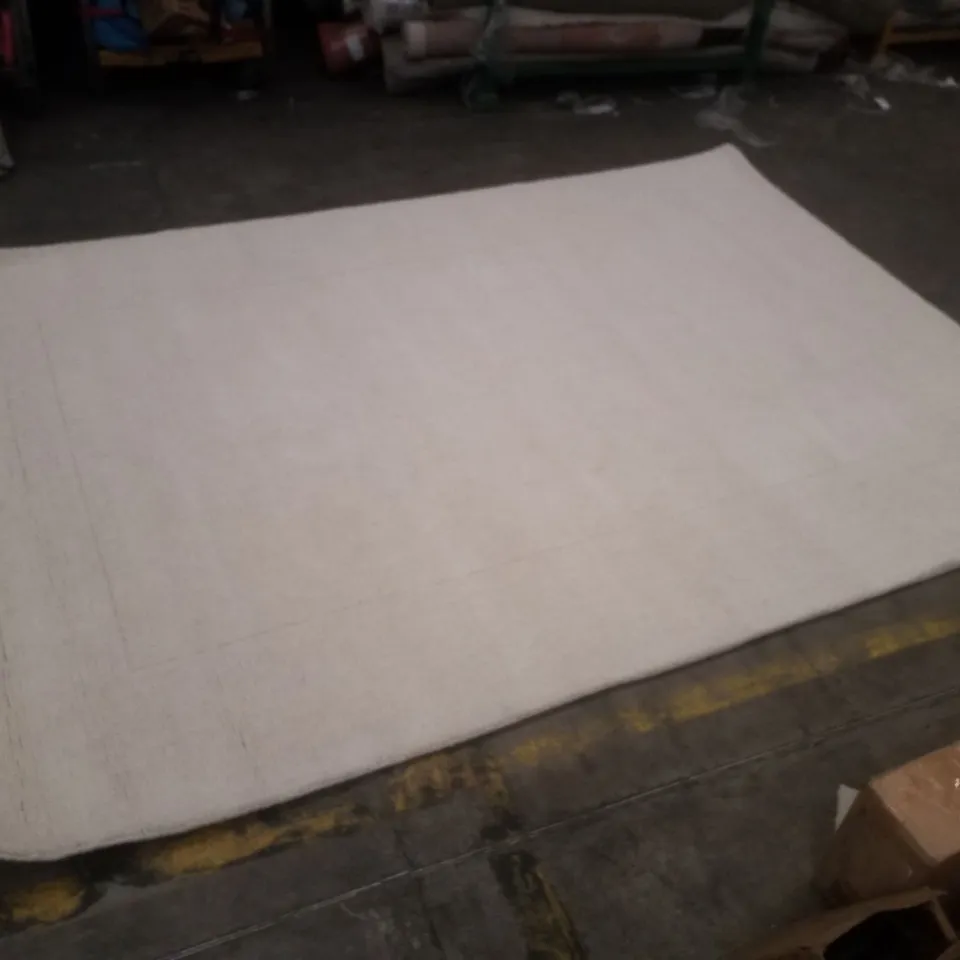 QUALITY DESIGNER AREA RUG APPROXIMATELY 200×290CM