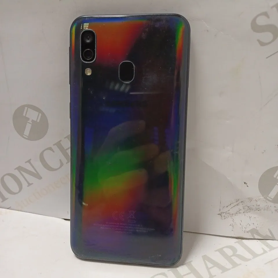 BOXED SAMSUNG GALAXY A40 SMARTPHONE 