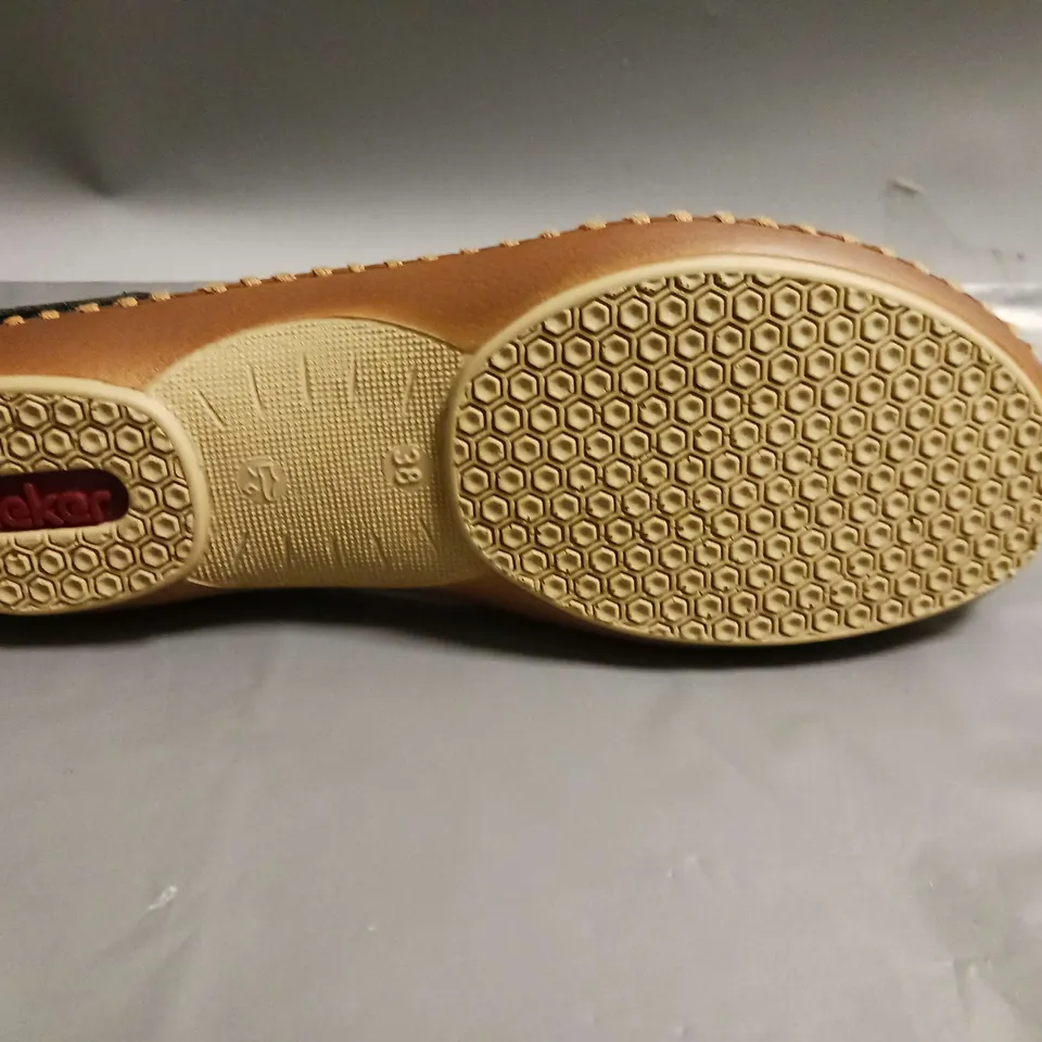 RIEKER ANTISTRESS CLOSED TOE SANDALS SIZE EU 38