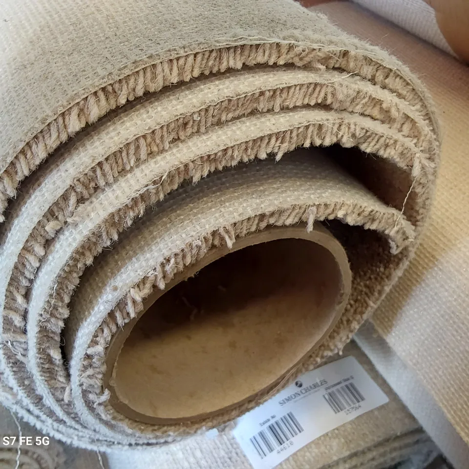 ROLL OF QUALITY LINGDALE BUCKDEN CARPET APPROXIMATELY 5M × 2.04M