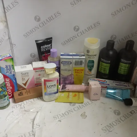 APPROXIMATELY 20 ASSORTED COSMETICS ITEMS TO INCLUDE TRESEMME REPLENISH & CLEANSE SHAMPOO (680ml), DERMOFUTURE CAPILLARY THERAPY WITH VITAMIN K, FACE BOOM FACE CREAM (50ml), ETC