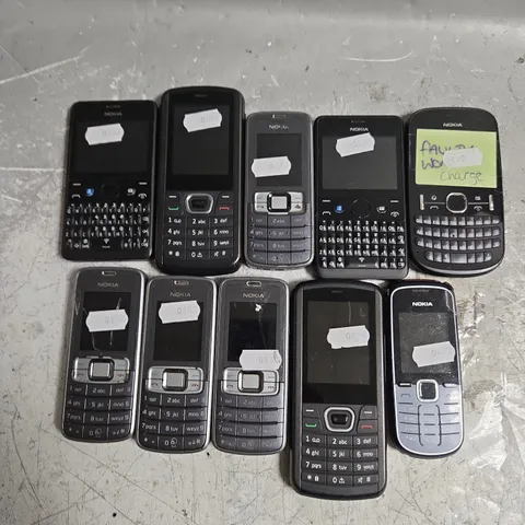 10 X ASSORTED RETRO STYLE MOBILE PHONES IN VARIOUS BRANDS