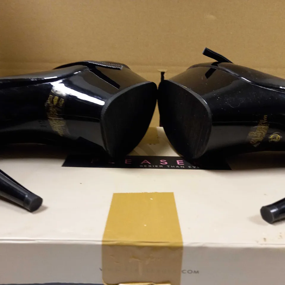 BOXED PAIR OF PLEASER BLACK PLATFORMED STILETTO SHOES - SIZE 12