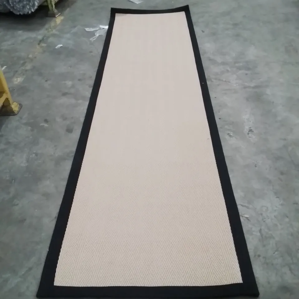 QUALITY DESIGNER AREA RUG - APPROXIMATELY 300X90CM