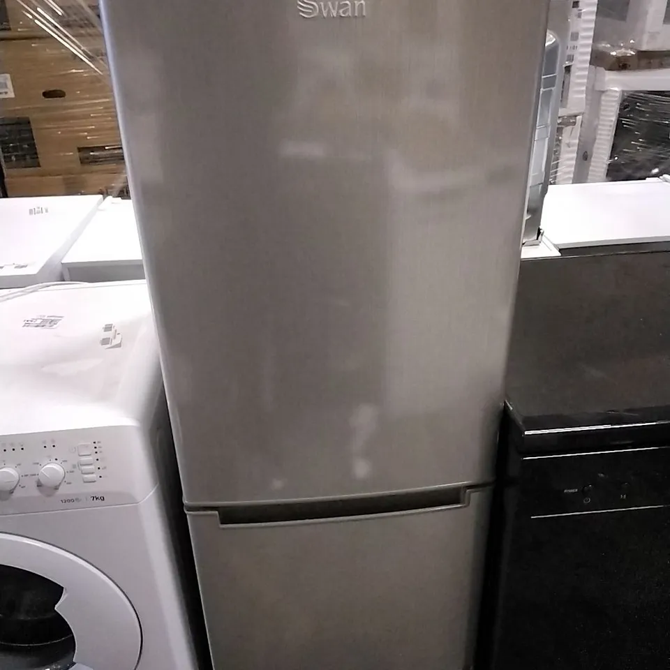 SWAN FREESTANDING FRIDGE FREEZER IN SILVER - SR15690S