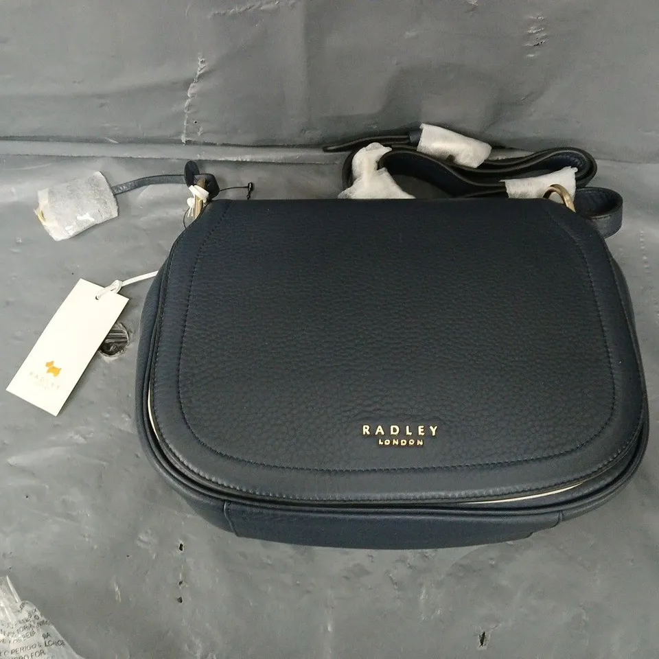 RADLEY LONDON TAGGED NAVY YORK WALK HANDBAG 