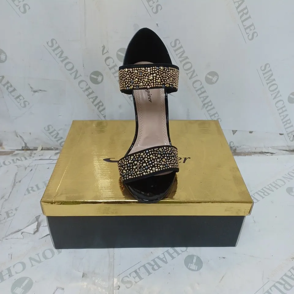 LOT OF 14 PAIRS OF LADIES ASPIRER SHOES