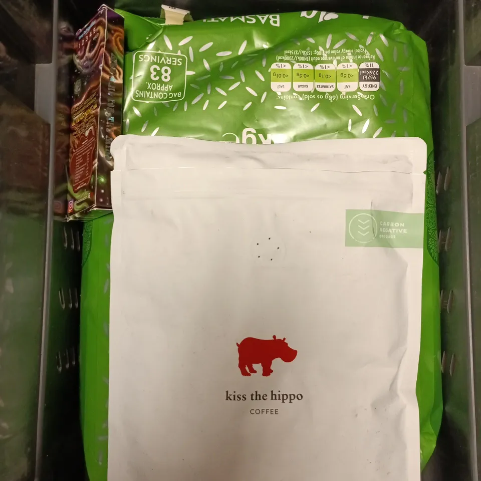 APPROXIMATELY 7 ASSORTED FOOD/DRINK PRODUCTS TO INCLUDE KISS THE HIPPO COFFEE, BLACK PUDDING, STEVIA ETC 