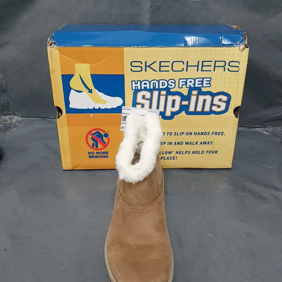 BOXED PAIR OF SKETCHERS ON THE GO JOY SLIP IN BOOTS CHESTNUT SIZE 4 