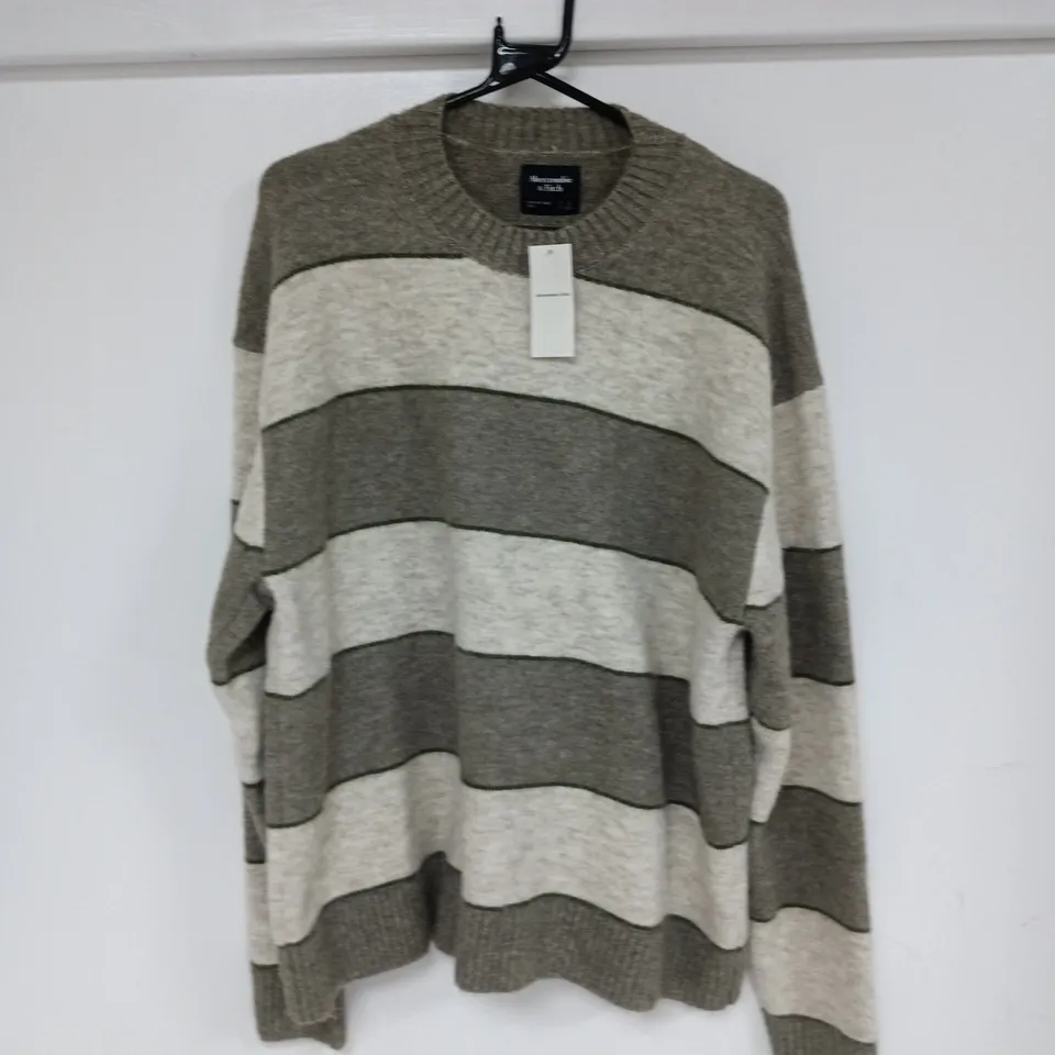 ABERCROMBIE & FITCH CREW NECK JUMPER IN GREEN/NATURAL STRIPE - L
