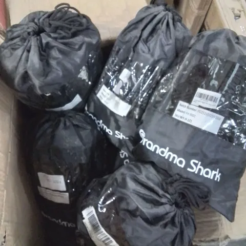 BOX CONTAINING LARGE AMOUNT OF EXPANDABLE HOSES