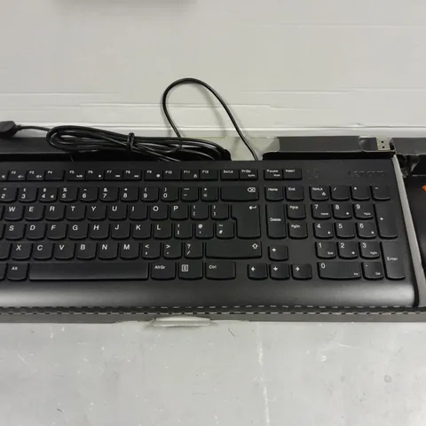 BOXED LENOVO 300 USB KEYBOARD & MOUSE COMBO