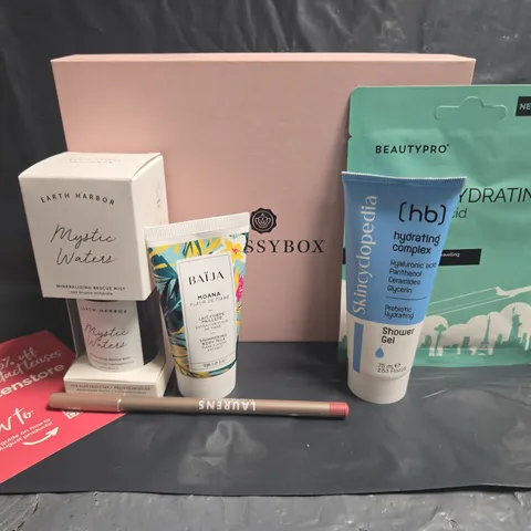 GLOSSY BOX 5-PIECE BEAUTY SET 
