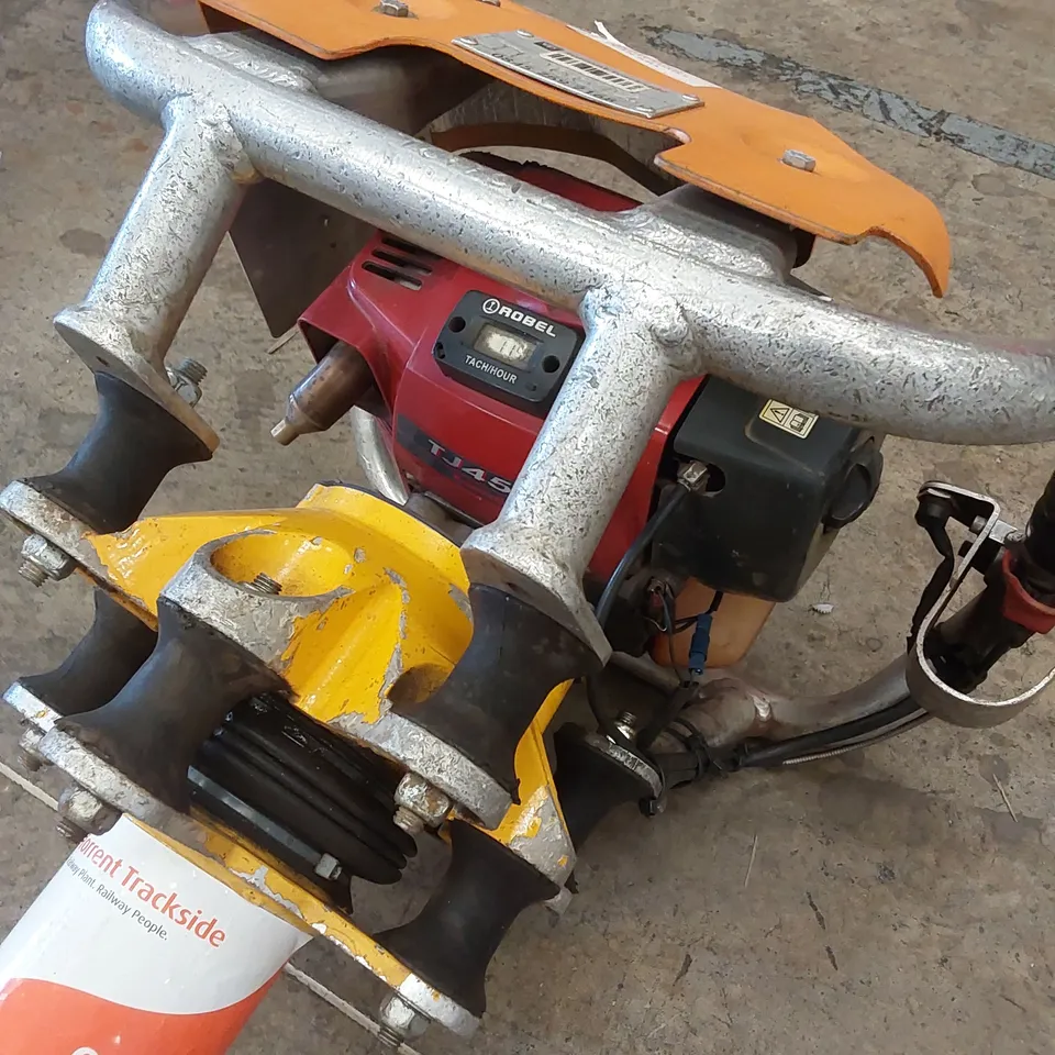 ROBEL 62.05 2 STROKE VERTICAL TAMPER - RAILWAY MAINTENANCE TOOL
