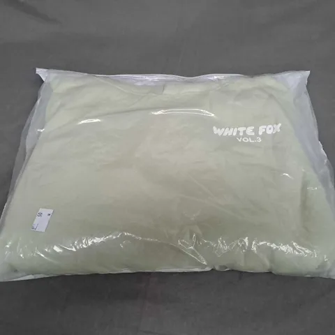 SEALED WHITE FOX CASUAL HOODIE SIZE UNSPECIFIED