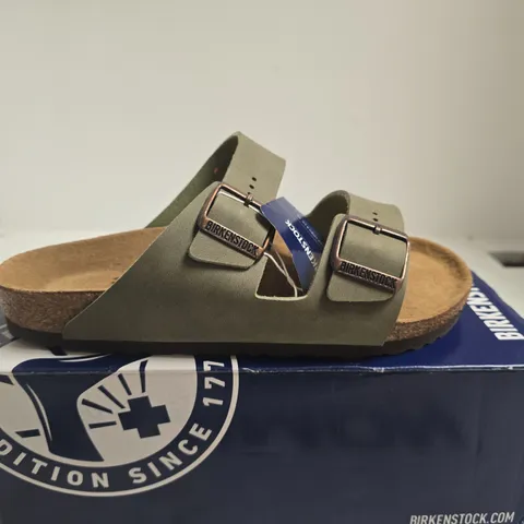 BOXED PAIR OF BIRKENSTOCK ARIZONA SANDALS – OLIVE GREEN LEATHER, UK 6 