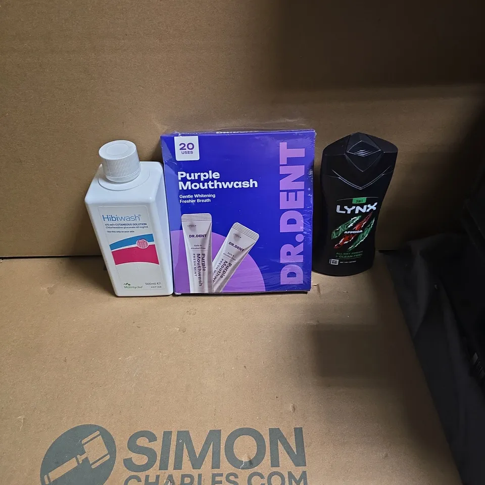 APPROXIMATELY 15 ASSORTED HEALTH & BEAUTY PRODUCTS TO INCLUDE LYNX SHOWER GEL, PURPLE MOUTHWASH, HIBIWASH ETC - COLLECTION ONLY