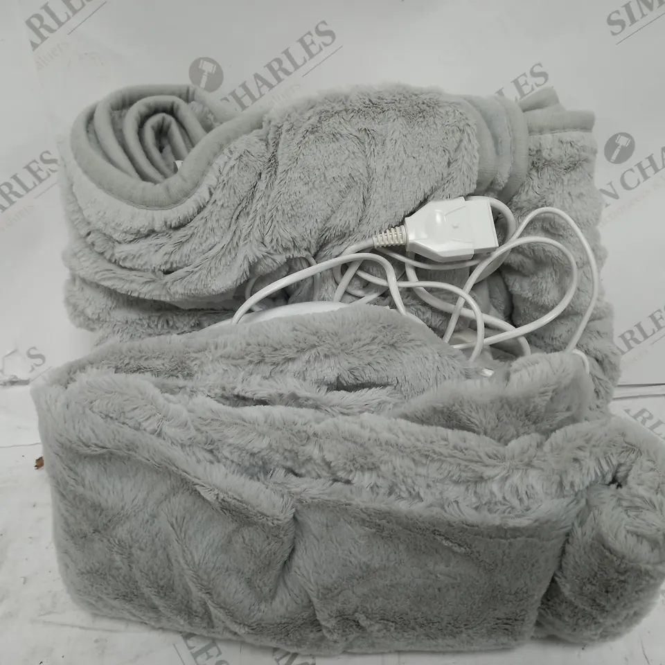 COZEE HOME VELVETSOFT HEATED THROW IN LIGHT GREY