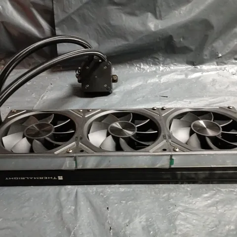 TRIPLE-FAN PC COOLING RADIATOR WITH WATER-COOLED TUBES