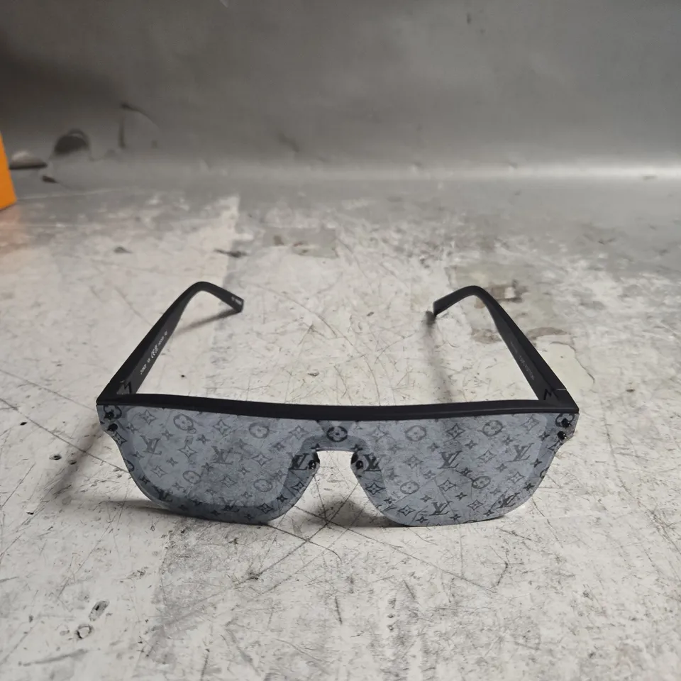 BOXED PAIR OF LOUIS VUITTON SUNGLASSES 