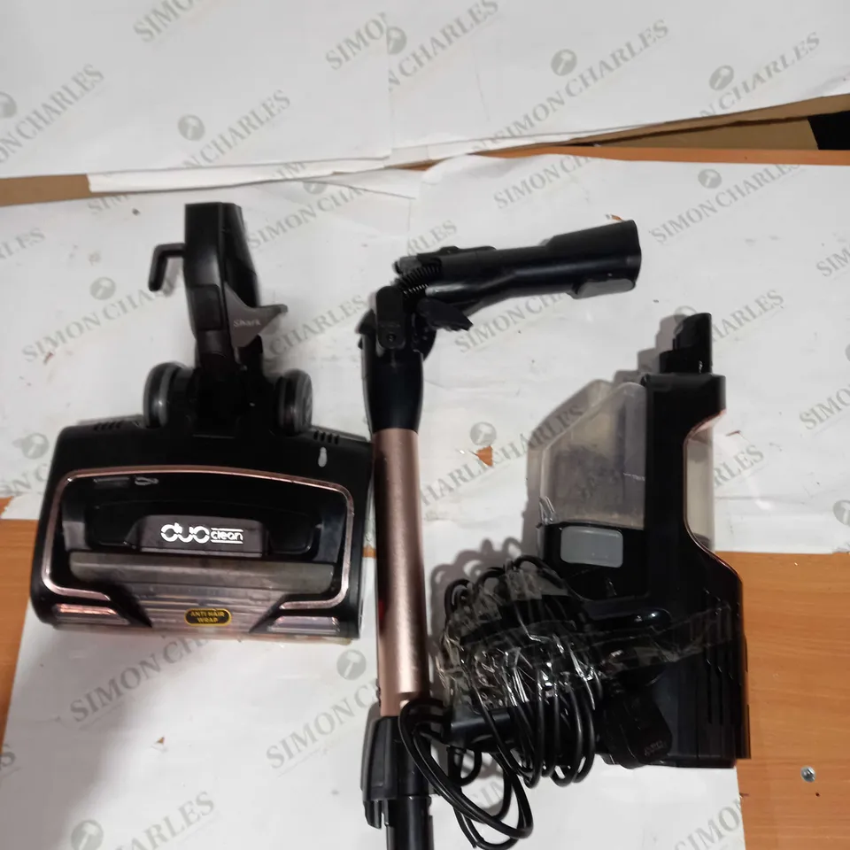 SHARK CORDED STICK VACUUM HZ500UKT