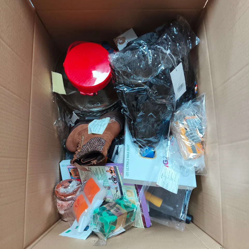 BOX OF APPROXIMATELY 15 ASSORTED ITEMS TO INCLUDE:SHOO ADDICT PERFUME AND GREED PARFUM