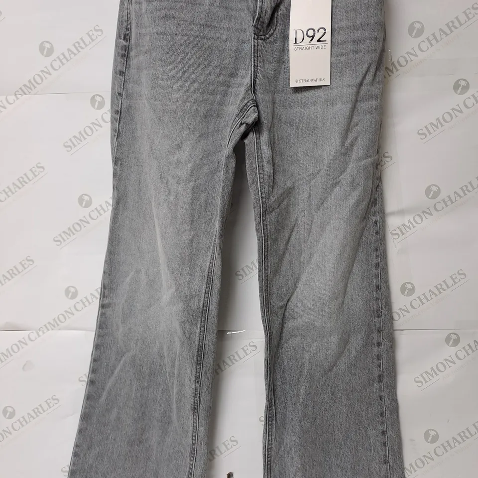STRADIVARIUS D92 STRAIGHT WIDE HIGH WAIST JEANS -SIZE 36