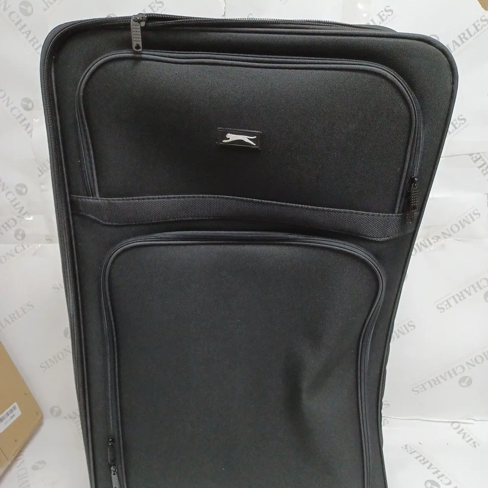 SLAZENGER TROLLEY SUITCASE IN BLACK 