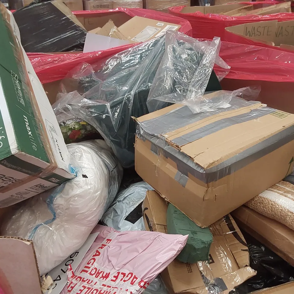 PALLET OF ASSORTED ITEMS INCLUDING: BLACK + DECKER LEAF BLOWER, MANUAL WEED EATER, RETRACTABLE BABY GATE, RUG ECT