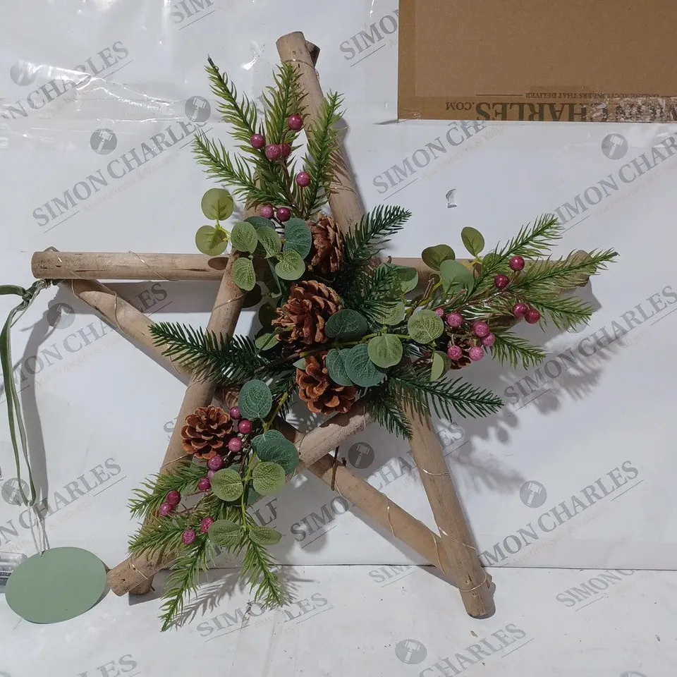 BOXED SARA DAVIES PRE-LIT WOODEN STAR