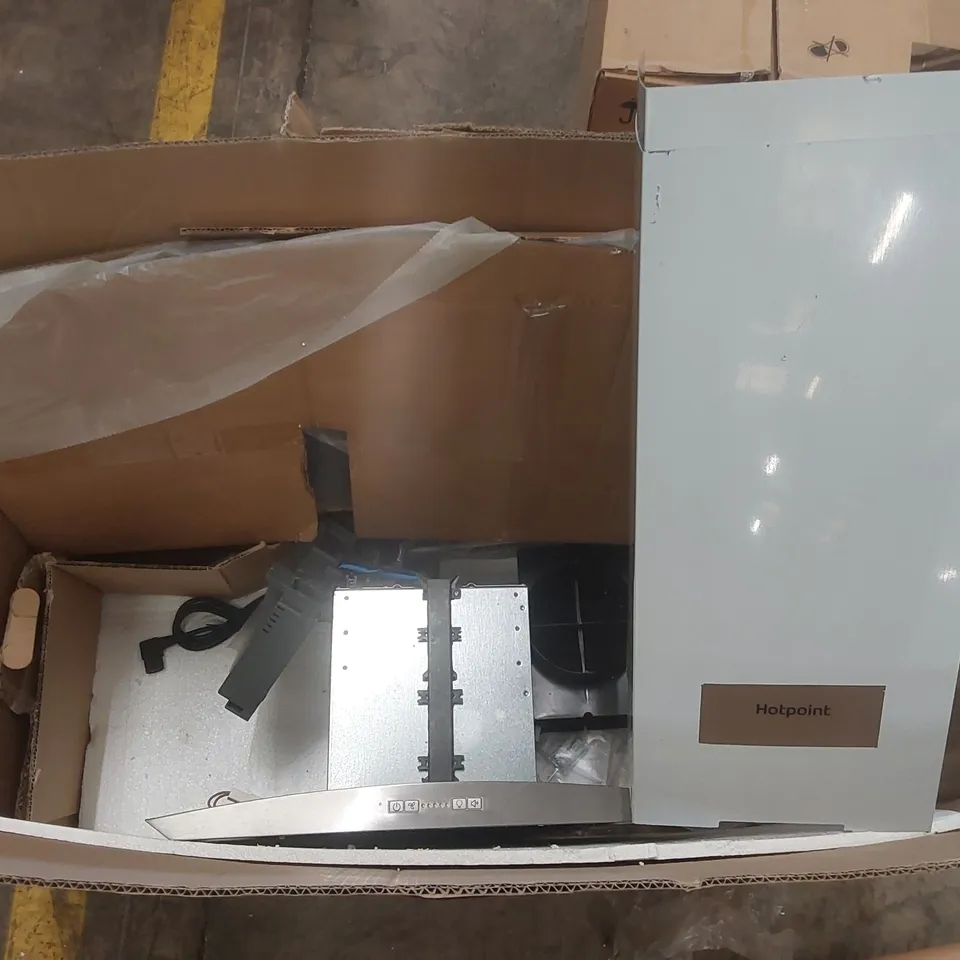 BOXED HOTPOINT PHGC9.5FABX COOKER HOOD