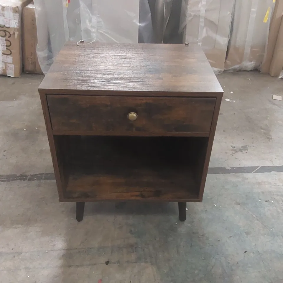 MONTEREY 1 DRAWER BEDSIDE TABLE