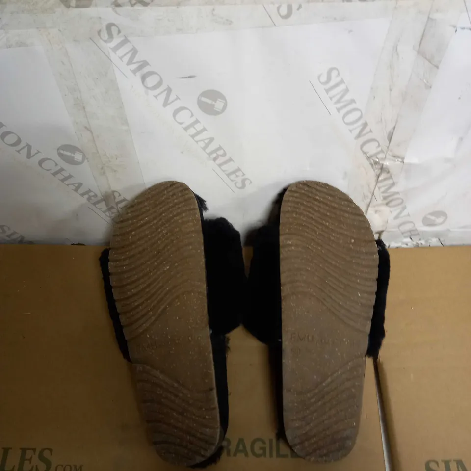 EMU MUSICA SLIPPERS IN BLACK SIZE UNSPECIFIED