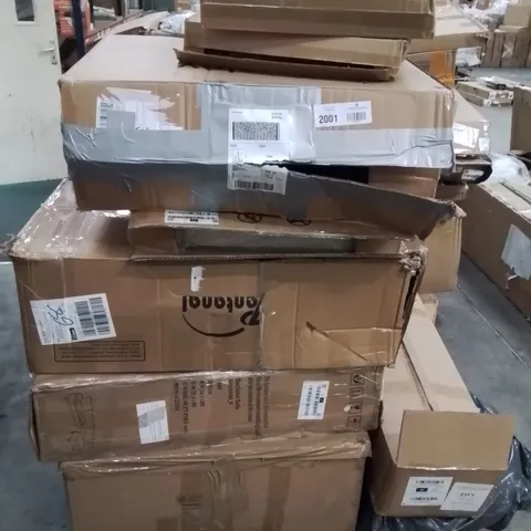 PALLET CONTAINING VARIOUS ASSORTED CUSTOMER RETURNS TO INCLUDE: VELCRO BALL GAME, FABRIC STORAGE UNITS, SOFA SECTIONS, COMPUTER DESK ETC.