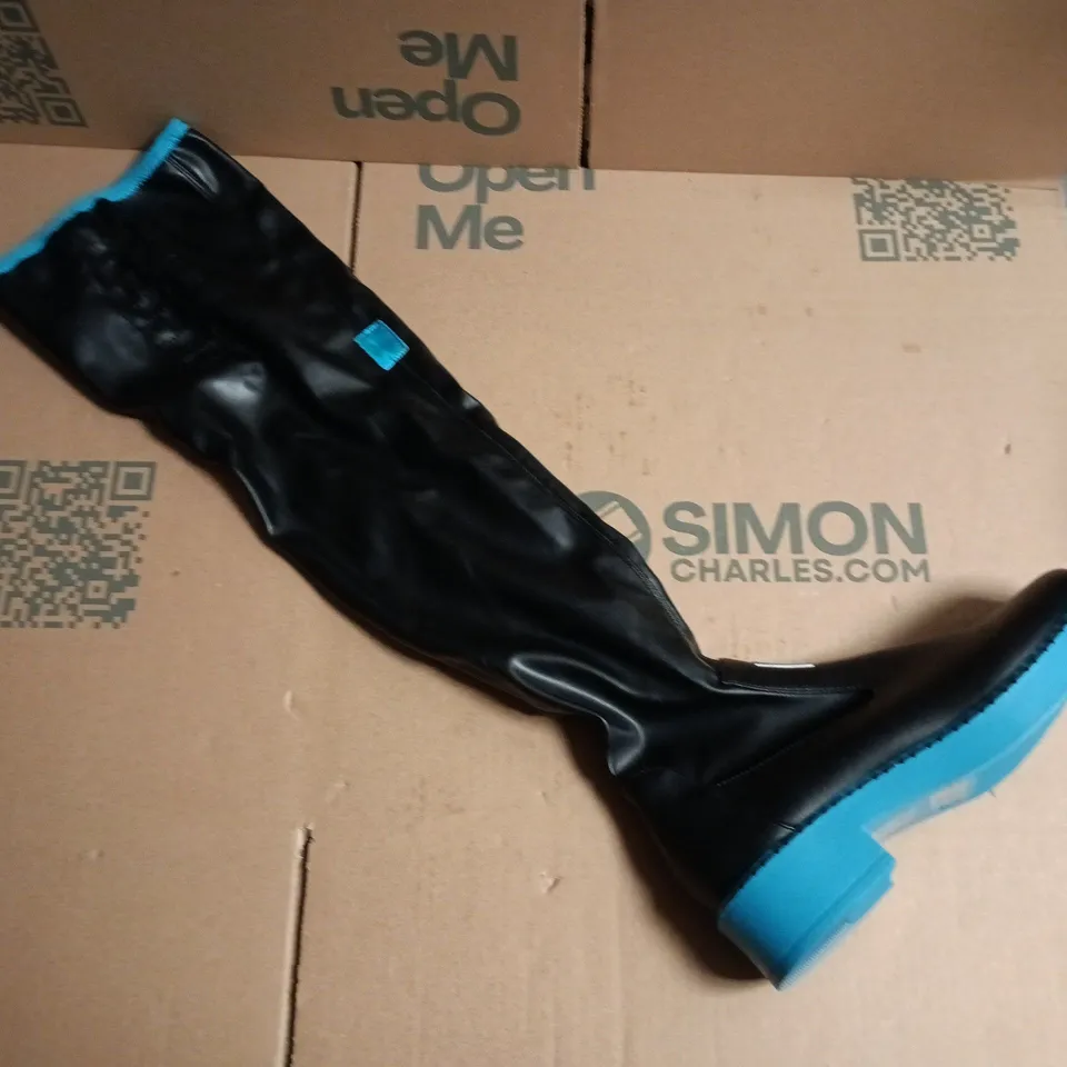 BOXED KOI THE HATSUNE MIKU LONG BOOTS IN BLACK - UK5