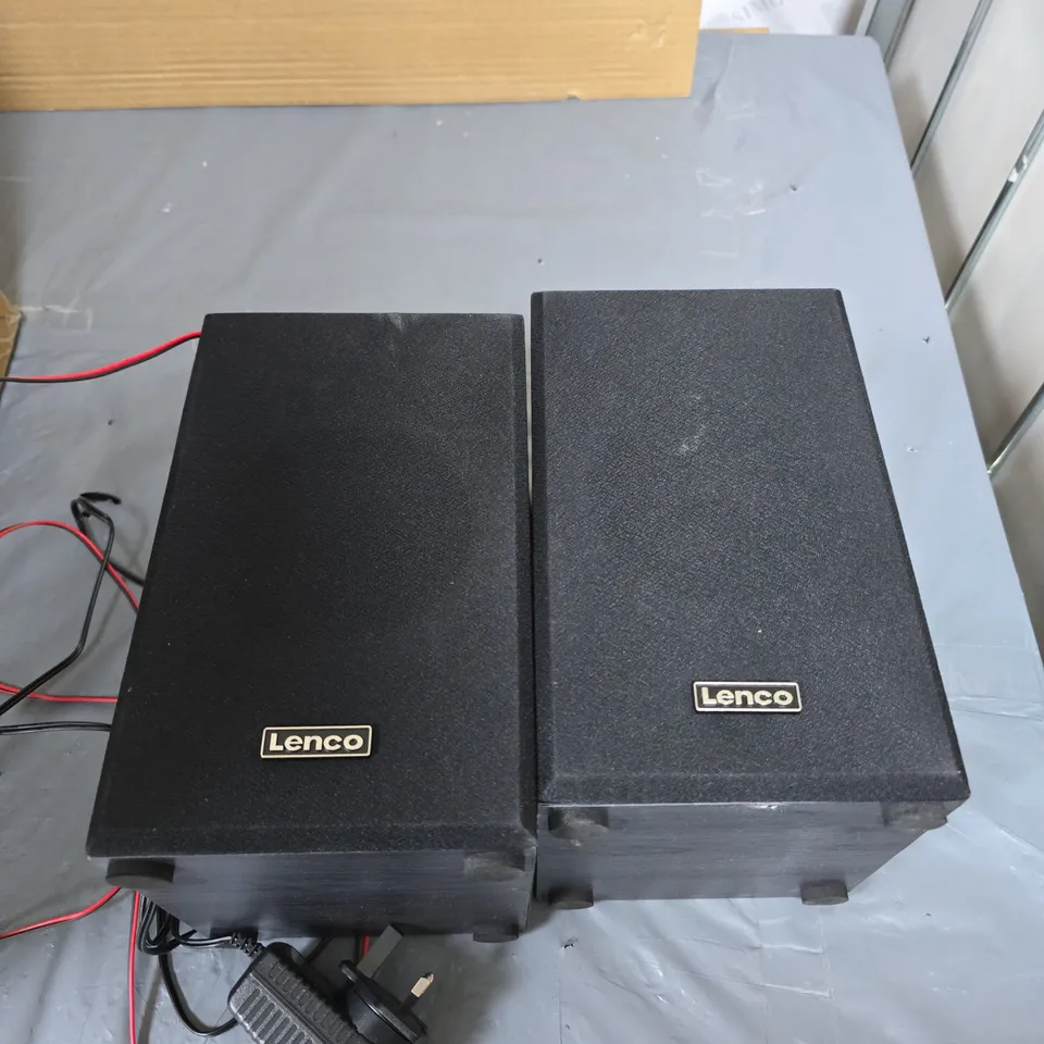 LENCO LS-300 TURNTABLE  