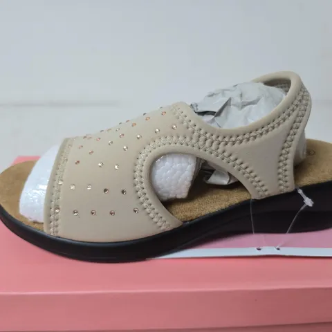 BOXED DR LIGHTFOOT JENNY SHOES, TAUPE - SIZE 5
