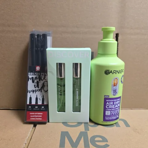 APPROXIMATELY 10 ASSORTED COSMETIC ITEMS TO INCLUDE GARNIER, DISCOVER, ETC - COLLECTION ONLY