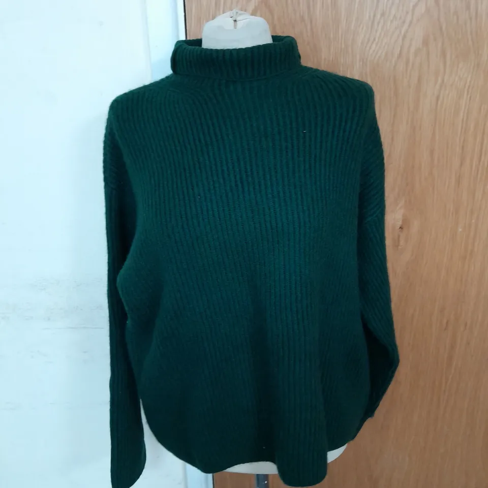 H&M SOFT RIBBED KNIT JUMPER IN FOREST GREEN SIZE M