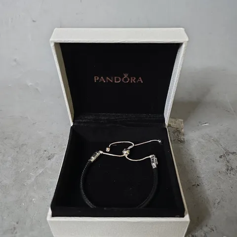 BOXED PANDORA BANGLE IN BLACK