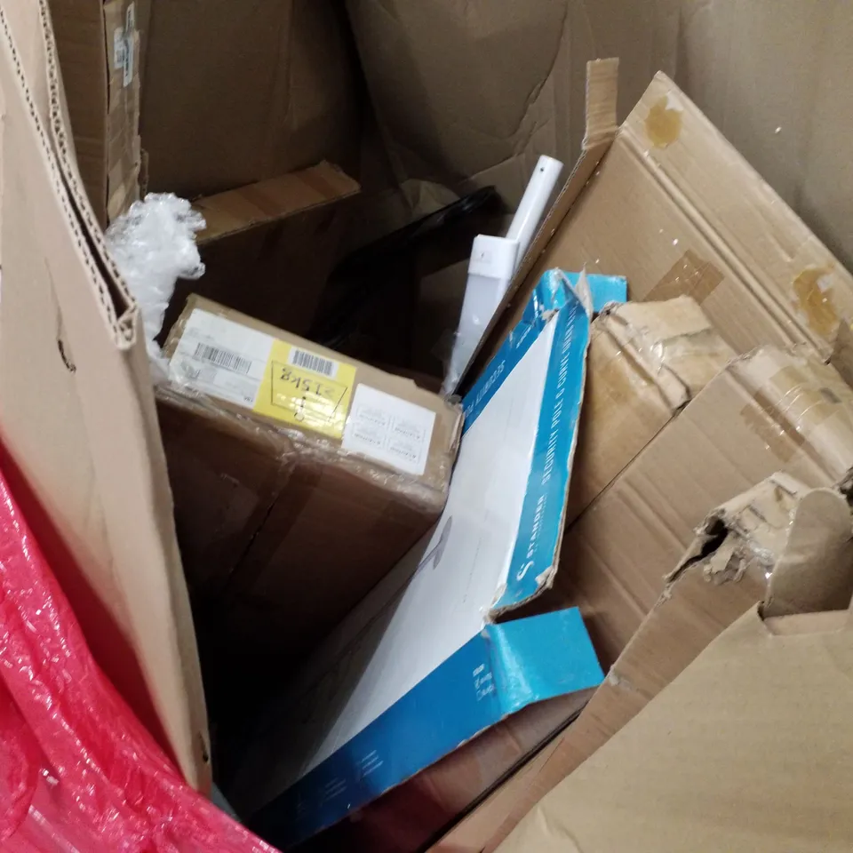 PALLET OF ASSORTED PRODUCTS INCLUDING PICTURE FRAME, TOWEL RAIL, WOOD BLIND, HAND SAW