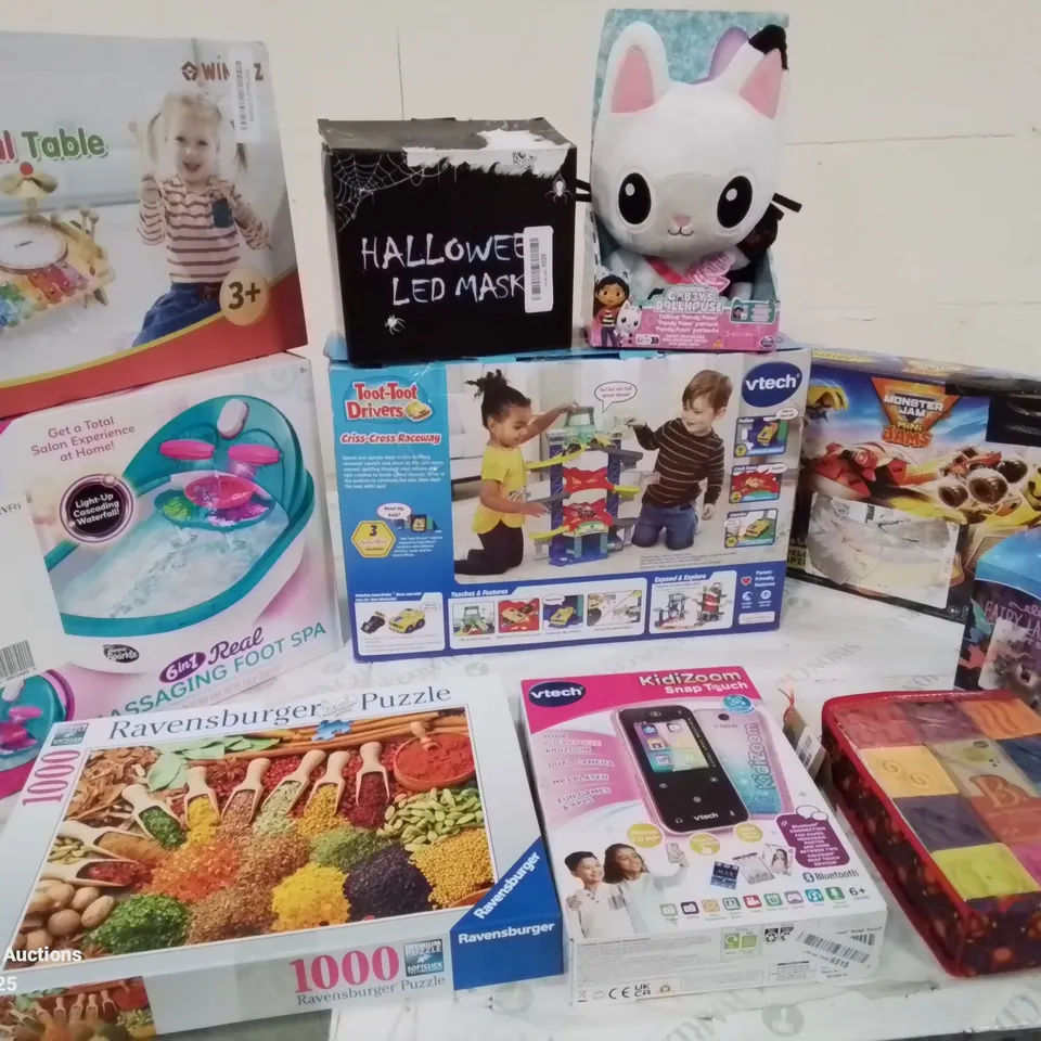 BOX CONTAINING APPROXIMATELY 10 TOYS AND OTHER ITEMS TO INCLUDE: PUZZLE, TOOT-TOOT RACEWAY, FOOT SPA, VTECH  KIDIZOOM SMARTPHONE, HALLOWEEN LED MASK ETC.