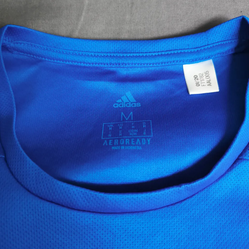 ADIDAS BLUE T-SHIRT – AEROREADY, SIZE M
