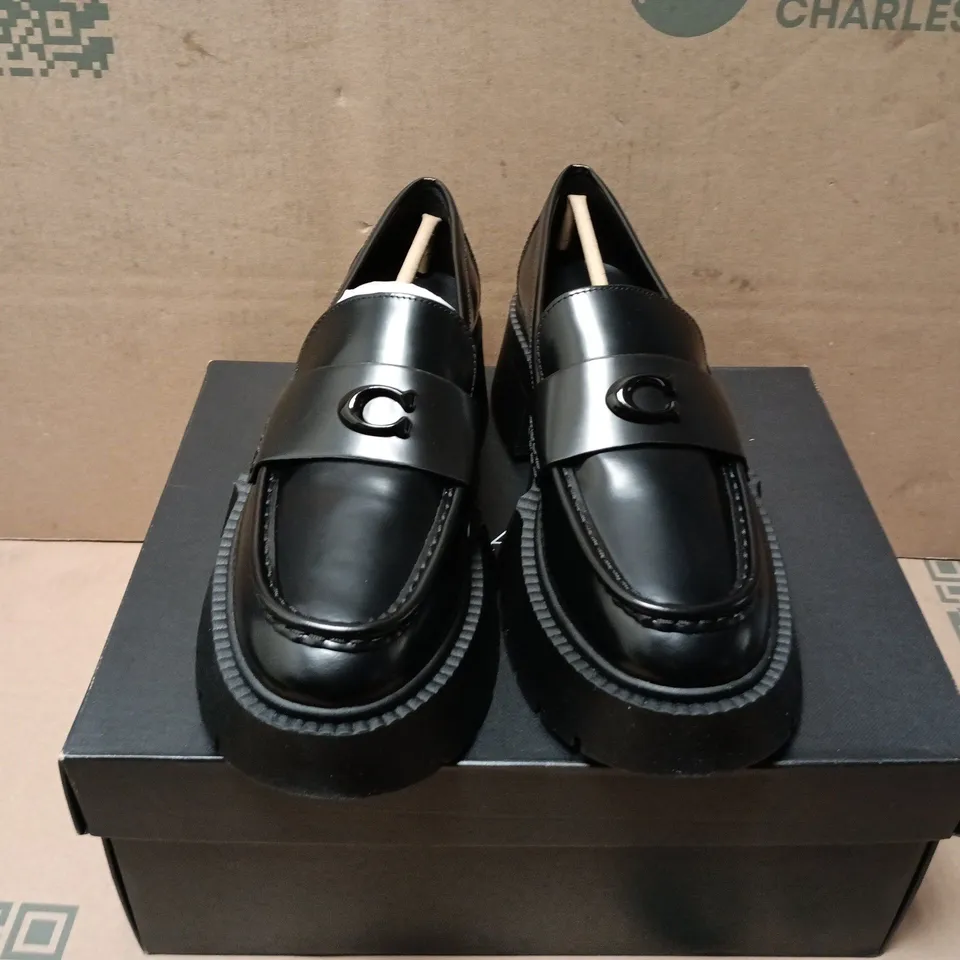 BOXED PAIR OF COACH LEAH PLATFORM LEATHER SHOES IN BLACK - US 8