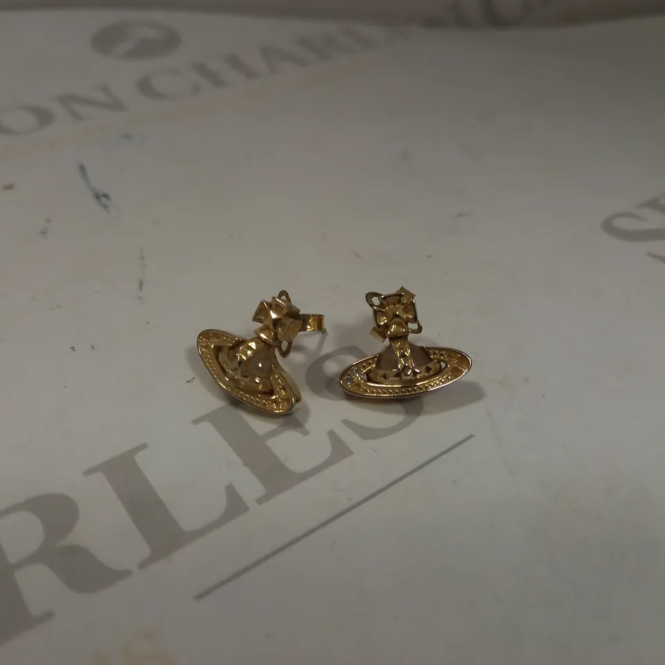 VIVIENNE WESTWOOD PINA BAS RELIED EARRINGS - GOLD, ONE SIZE RRP £119