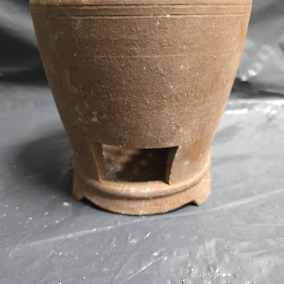 TERRACOTTA PLANT POT WITH PERFORATED BASE AND LID