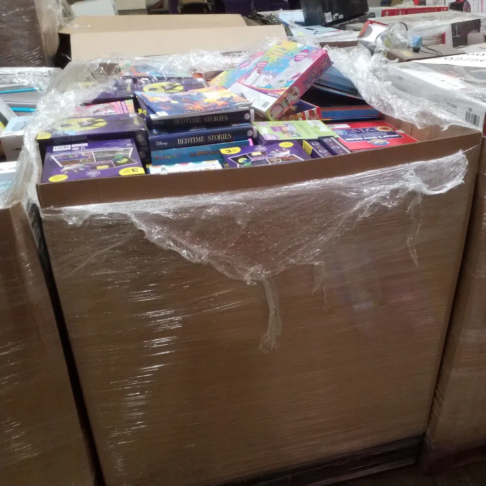 PALLET CONTAINING ASSORTED CHILDRENS BOOKS & ACTIVITIES INCLUDING DISNEY BEDTIME STORIES, DRAGON DREAMS, BULLSEYE BULLYS QUIZ BOOK, STITCH BUST BOOK & THE NIGHTMARE BEFORE CHRISTMAS BUSY BOOK